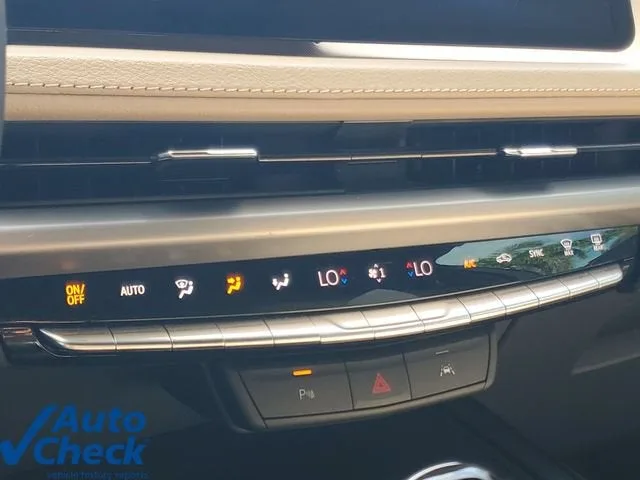 2024 Cadillac XT4 Luxury photo 28