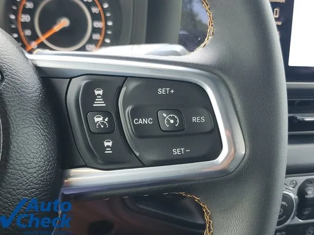 2024 Jeep Wrangler Sahara photo 24