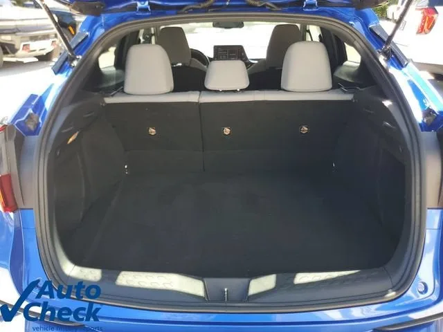 2019 Toyota C-HR XLE photo 10