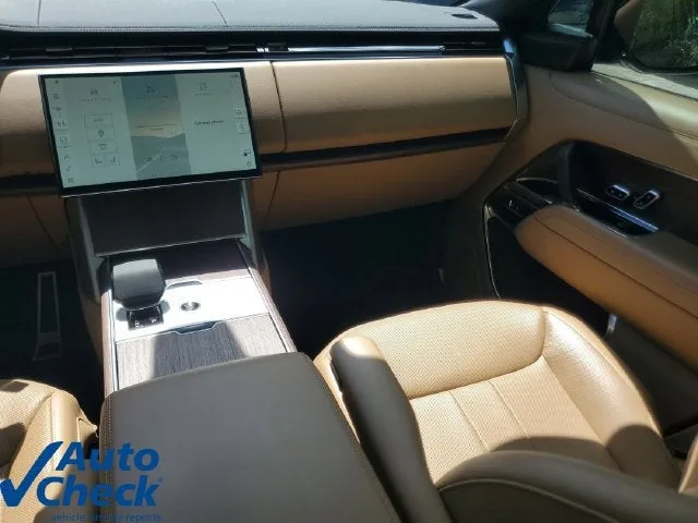 2025 Land Rover Range Rover P530 SE photo 16