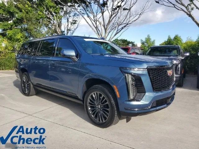 2025 Cadillac Escalade ESV Sport Platinum photo 5