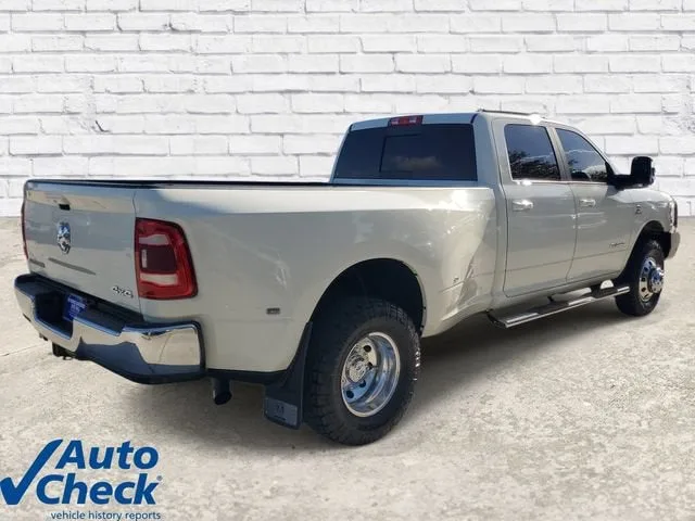2023 RAM 3500 Laramie Crew Cab 4x4 8' Box photo 4