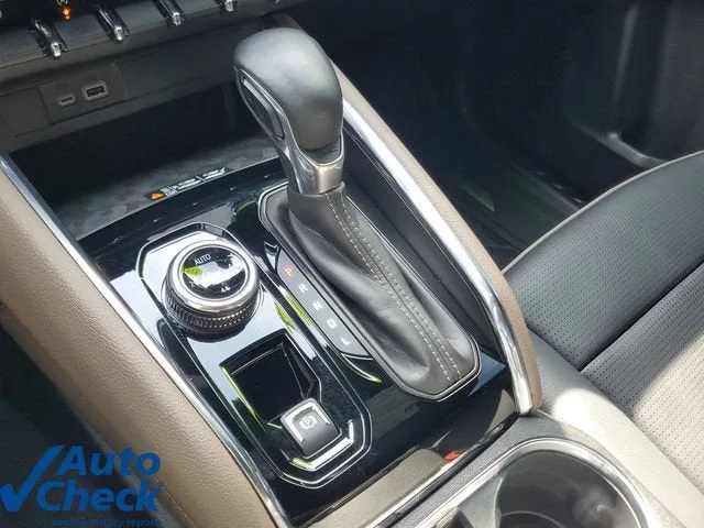 2024 GMC Canyon Denali photo 26