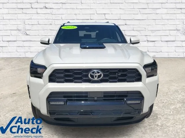 2025 Toyota 4Runner SR5 photo 6