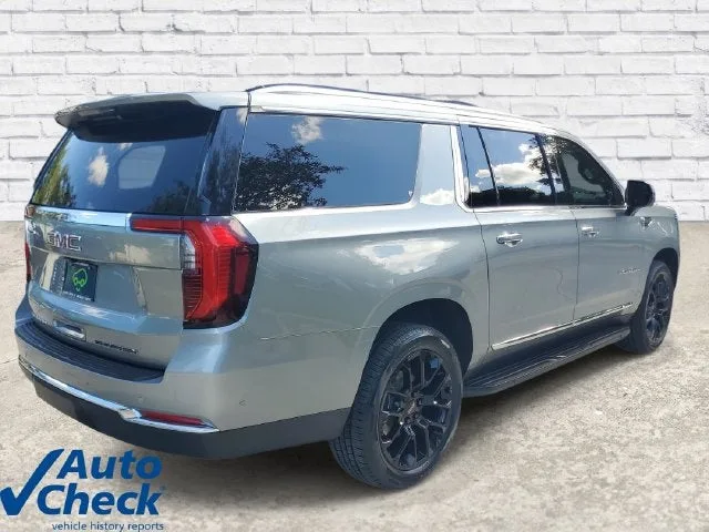 2025 GMC Yukon XL Elevation photo 4