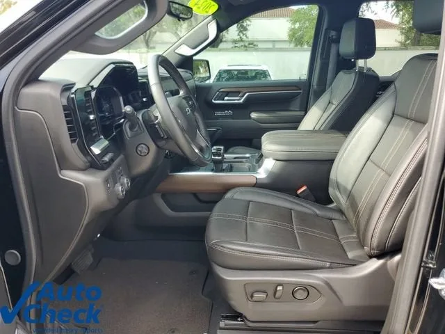 2024 Chevrolet Silverado 1500 High Country photo 17
