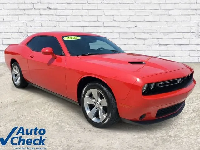 2022 Dodge Challenger SXT photo 5