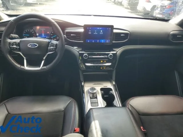 2022 Ford Explorer ST-Line photo 15