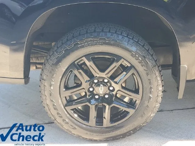 2024 Chevrolet Silverado 1500 RST photo 8