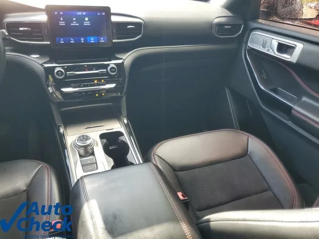 2022 Ford Explorer ST-Line photo 16