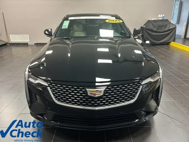 2025 Cadillac CT4 Luxury photo 8
