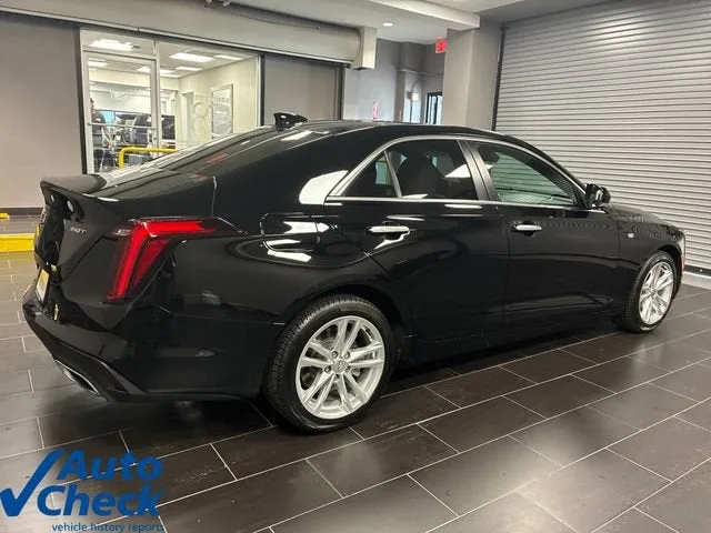 2025 Cadillac CT4 Luxury photo 5