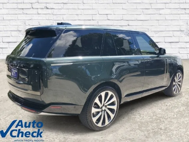 2025 Land Rover Range Rover P530 SE photo 4