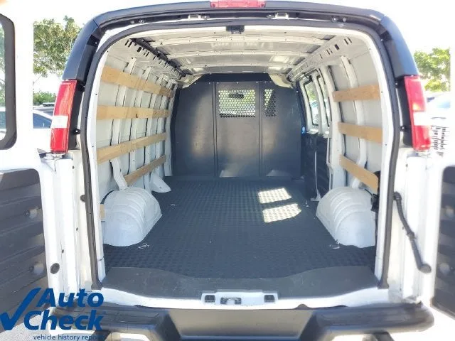 2025 Chevrolet Express Cargo WT photo 9