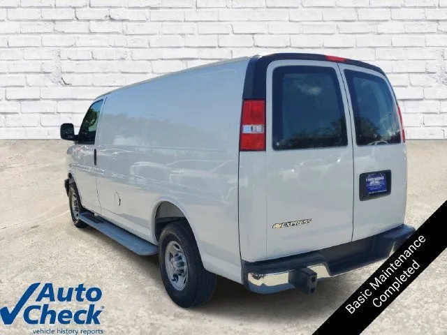 2025 Chevrolet Express Cargo WT photo 2