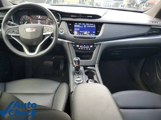 2024 Cadillac XT6 Luxury photo 17