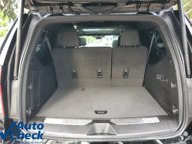 2023 Chevrolet Suburban High Country photo 9