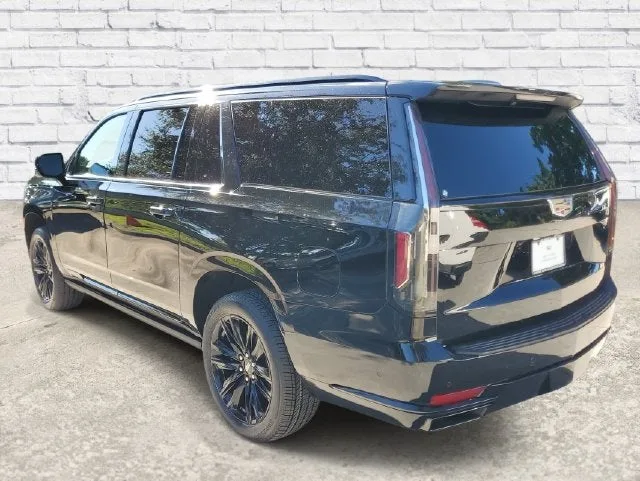 2023 Cadillac Escalade ESV 4WD Sport Platinum photo 2