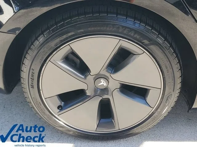 2022 Tesla Model 3 Long Range photo 7