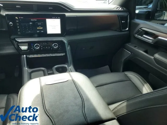 2024 GMC Sierra 2500 HD Denali photo 16