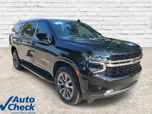 2024 Chevrolet Suburban LS photo 5