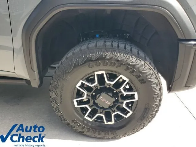 2024 GMC Sierra 2500 HD AT4X photo 8