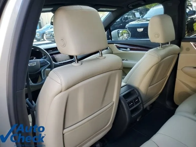 2017 Cadillac XT5 Luxury FWD photo 12