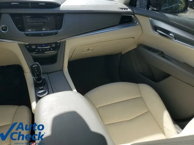 2021 Cadillac XT5 FWD Premium Luxury photo 16