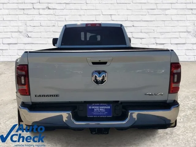 2023 RAM 3500 Laramie Crew Cab 4x4 8' Box photo 3