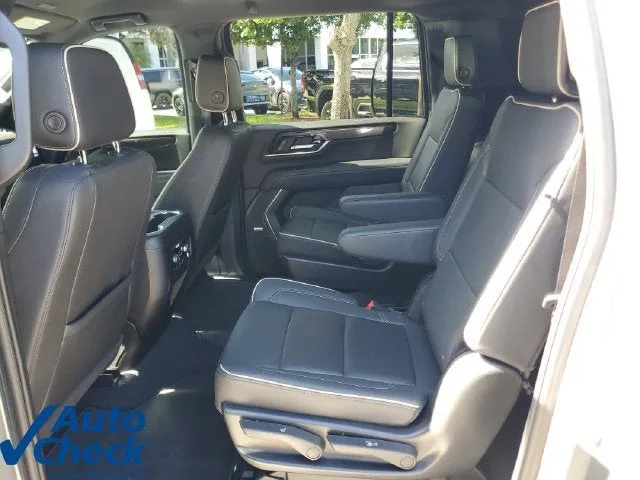 2025 GMC Yukon XL Elevation photo 14