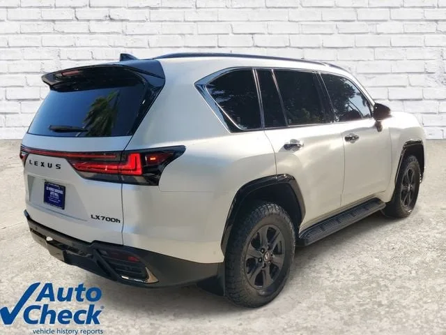 2025 Lexus LX 700h Overtrail photo 4