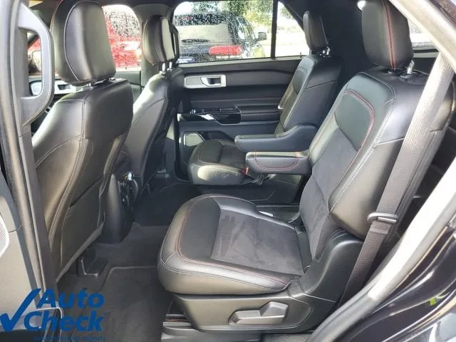 2022 Ford Explorer ST-Line photo 12