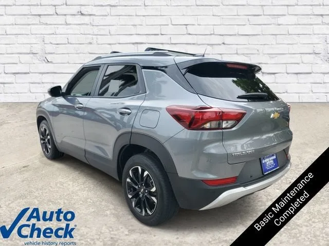 2022 Chevrolet Trailblazer LT photo 2