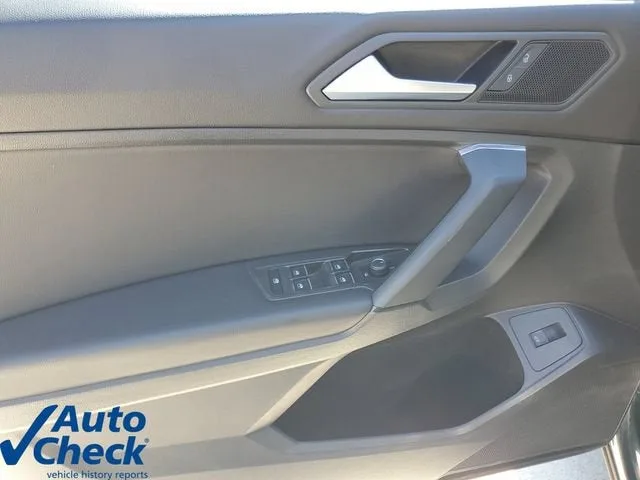 2019 Volkswagen Tiguan 2.0T SEL photo 20