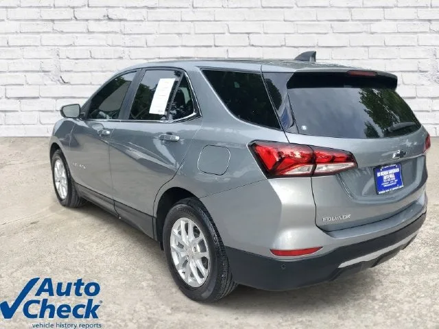 2024 Chevrolet Equinox LT photo 2
