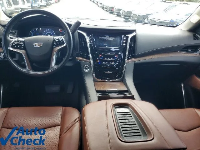 2020 Cadillac Escalade Luxury photo 16