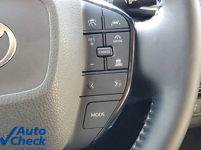 2023 Toyota Prius XLE photo 22
