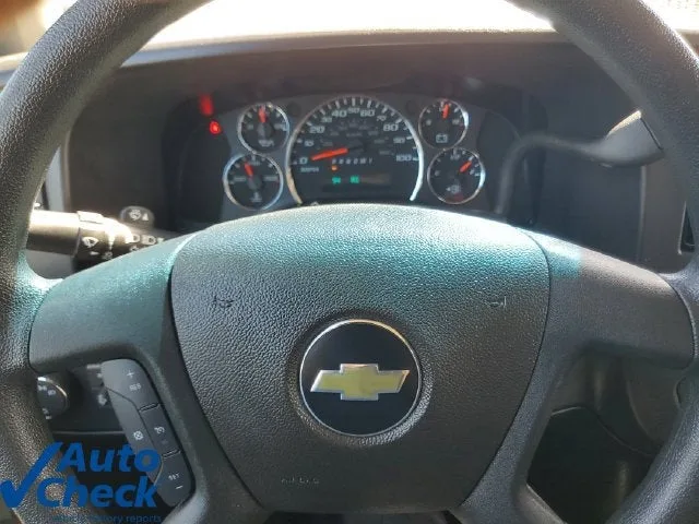 2025 Chevrolet Express Cargo WT photo 19