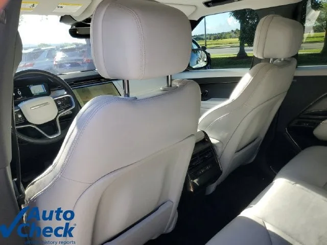2023 Land Rover Range Rover Sport SE photo 12