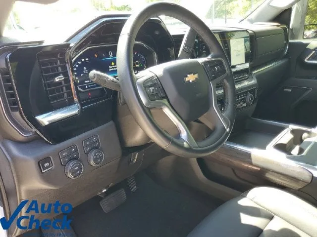 2025 Chevrolet Silverado 3500 HD LTZ photo 18