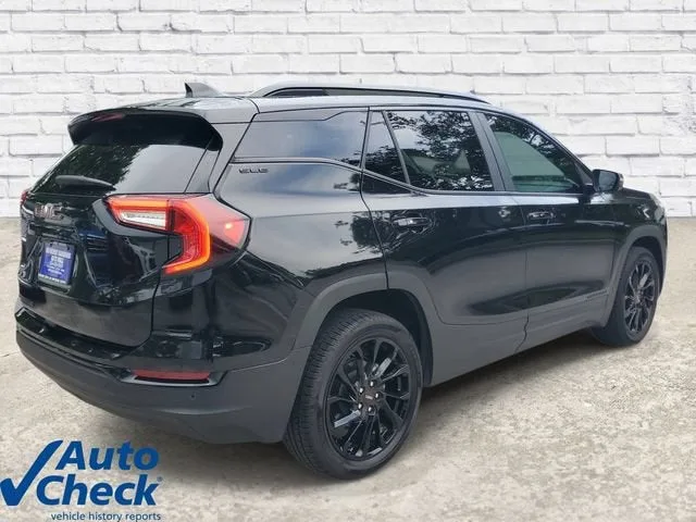 2023 GMC Terrain SLE photo 4