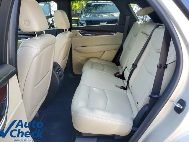 2017 Cadillac XT5 Luxury FWD photo 11