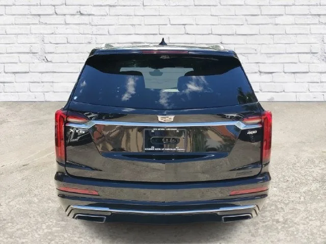 2022 Cadillac XT6 Premium Luxury photo 3