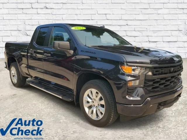 2023 Chevrolet Silverado 1500 Custom photo 5