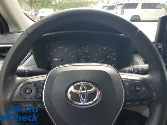 2023 Toyota Corolla Cross LE photo 21