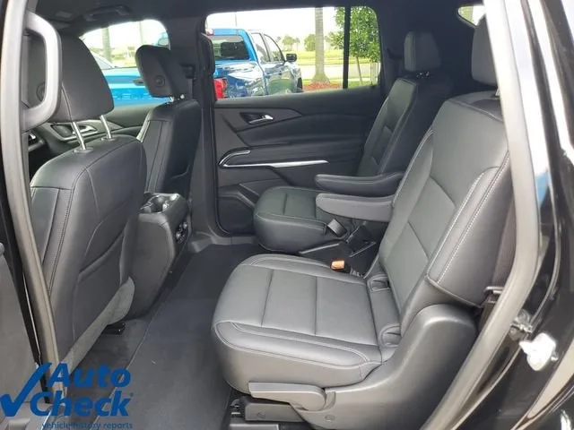 2025 Chevrolet Traverse LT photo 13