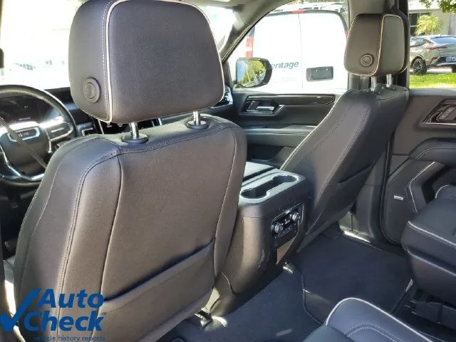 2025 GMC Yukon XL Elevation photo 15