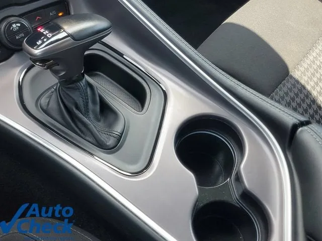 2022 Dodge Challenger SXT photo 26