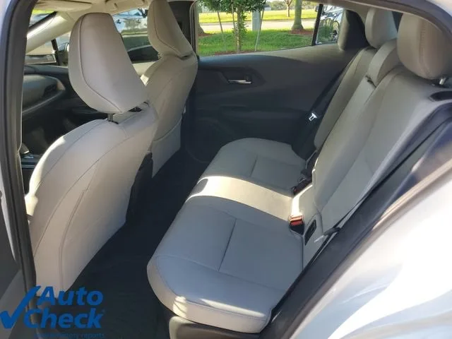 2023 Toyota Prius XLE photo 11