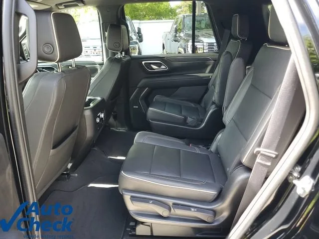 2023 GMC Yukon SLT photo 14